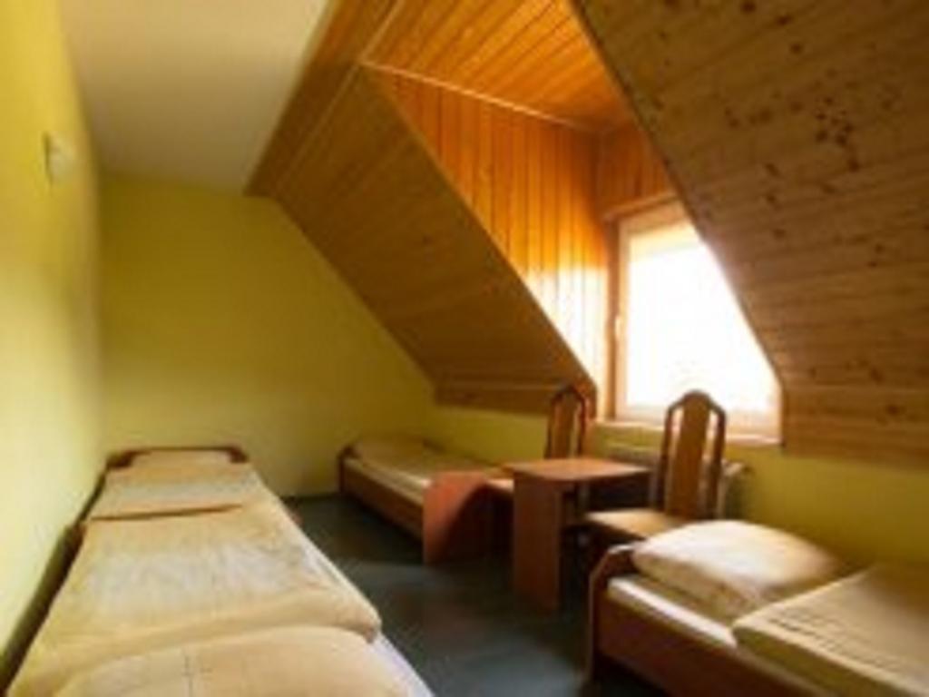 Noclegi Pod Bukowina Myczkowce Quarto foto